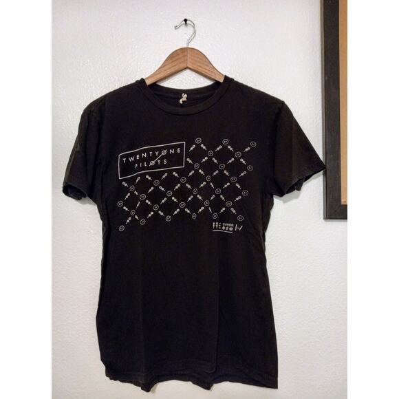 Twenty One Pilots Black Band Tee Alt Rock Emo Indie Official Merch T Shirt SZ M - Picture 1 of 5